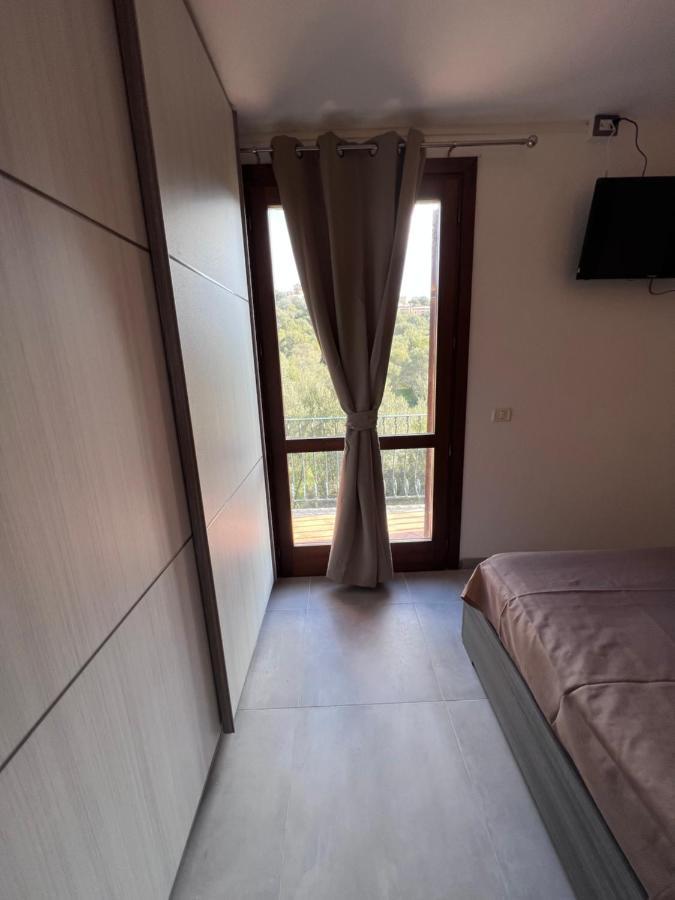Calypso Home Sea View Badesi Exterior foto